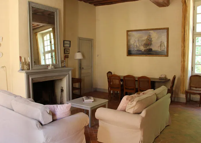 Les Maisons Du Chateau Holiday home Bouray-sur-Juine